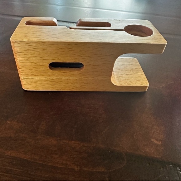 STALION Bamboo Apple Iphone Apple Watch Stand - Picture 8 of 8